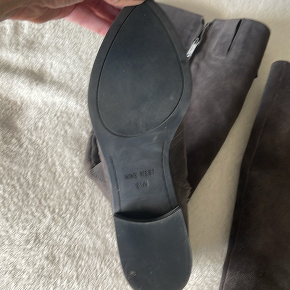 Gray suede knee high boots - Picture 3 of 7